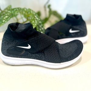 Nike Free RN Motion Flyknit Women's Running Shoes Black size 7.5